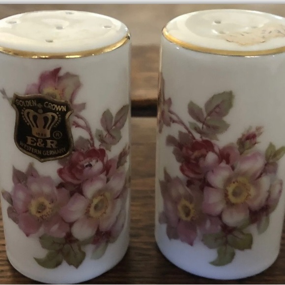 HUGE SALE! VINTAGE GOLDEN CROWN E&R W. GERMANY PORCELAIN SALT/PEPPER SHAKERS - Picture 5 of 6